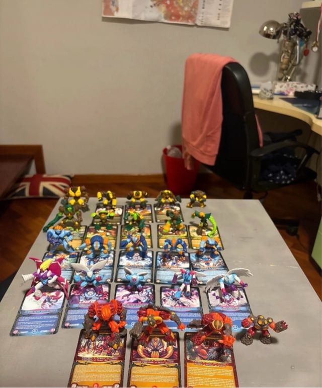 Carte e miniature da gioco