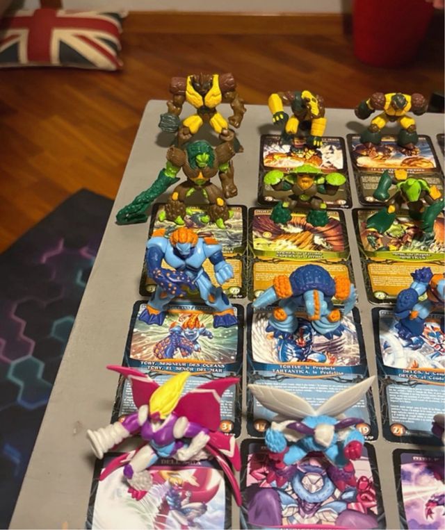 Carte e miniature da gioco