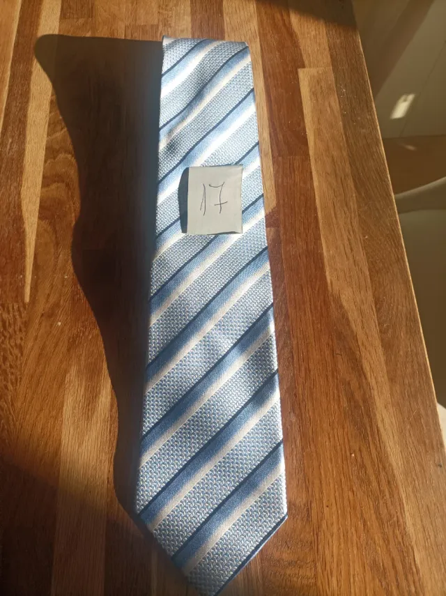 Corbata Rayas Azul y Blanco