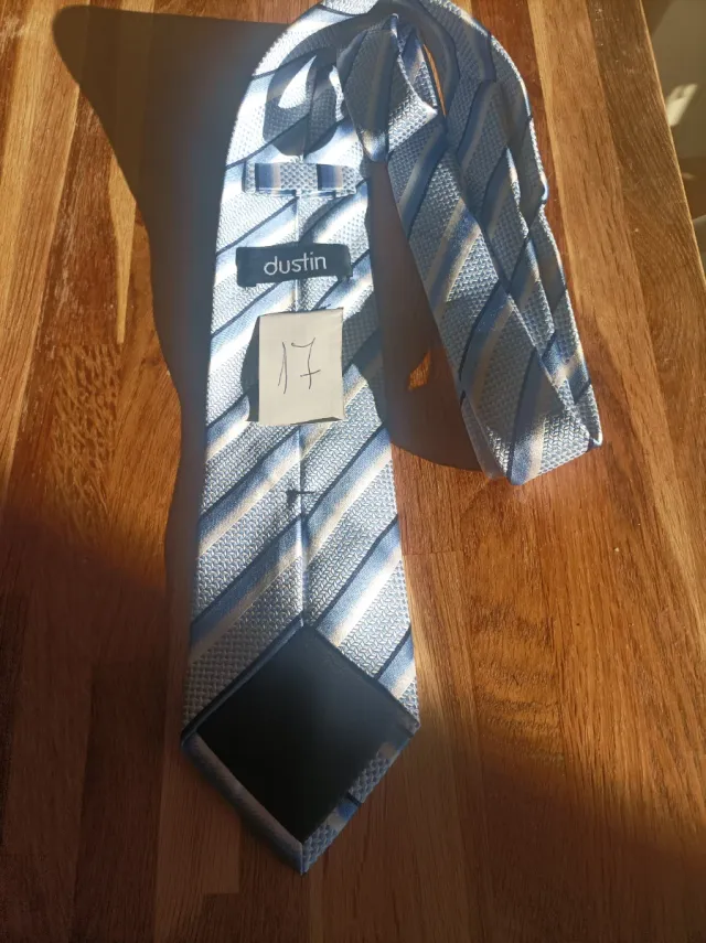 Corbata Rayas Azul y Blanco