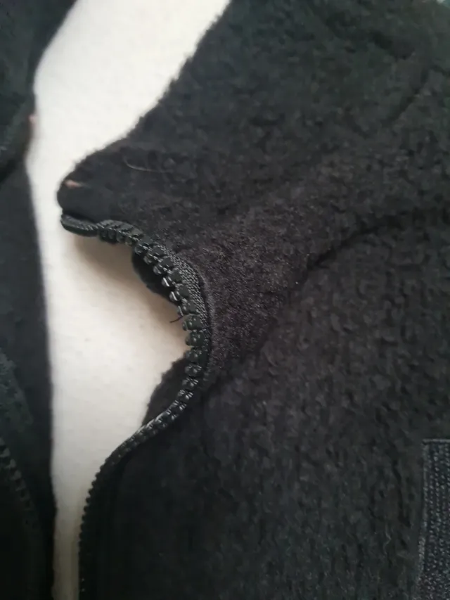 Chaqueta súper calentita negra puede dar maximo XL