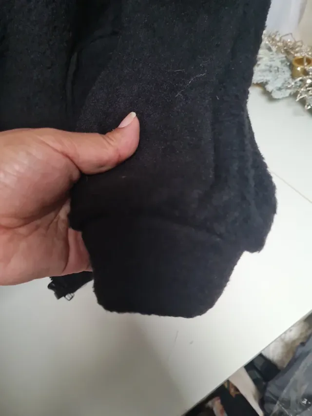 Chaqueta súper calentita negra puede dar maximo XL