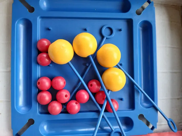 Antico gioco da tavolo Pon Bola