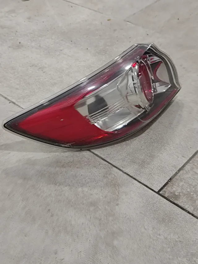 Piloto trasero de Mazda 3 año 2012