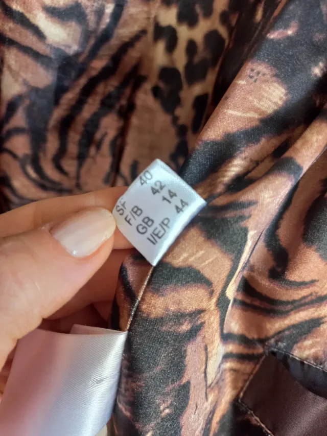 Abrigo acolchado marrón talla 44