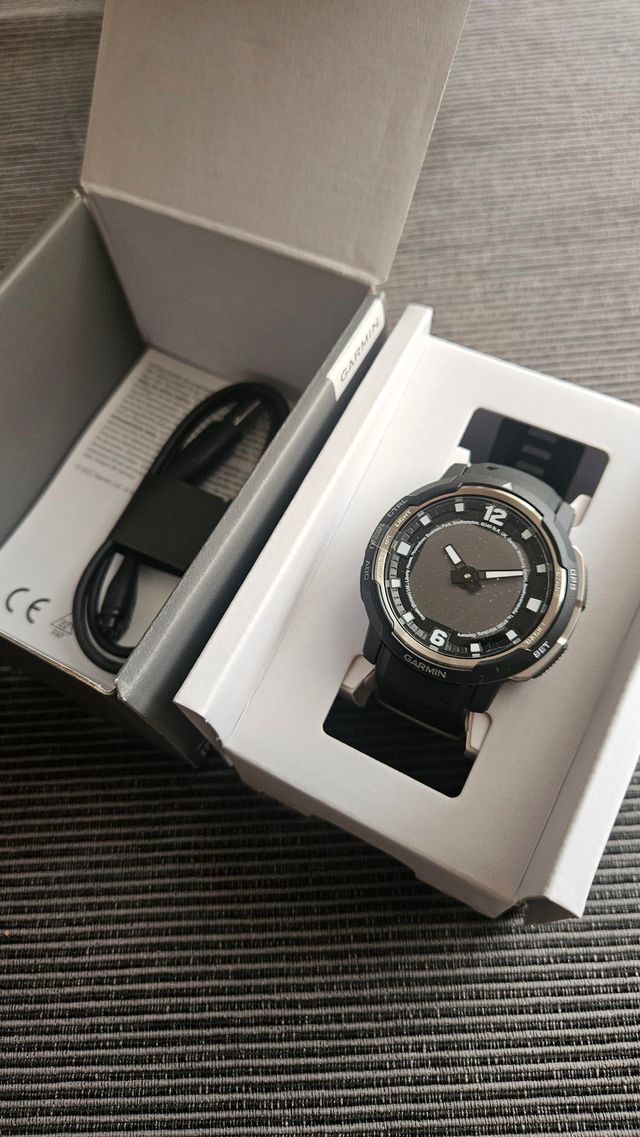 Garmin Instinct Crossover Standard - Nuevo