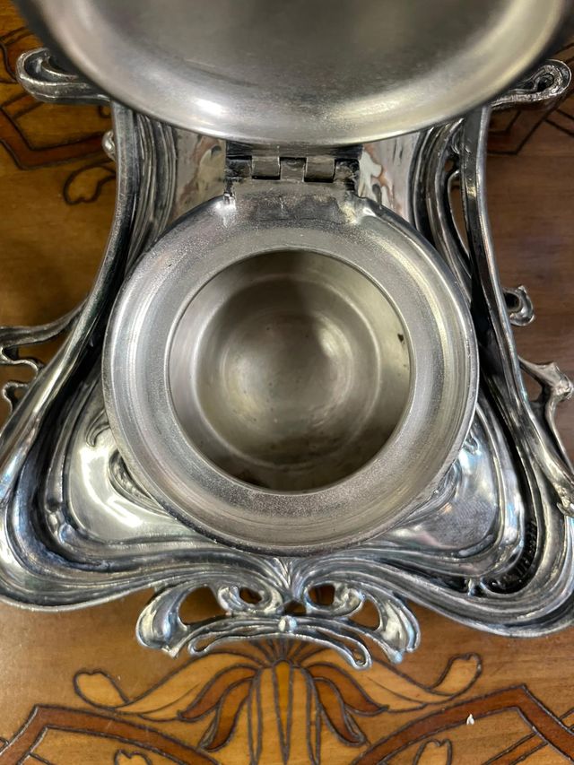 Calamaio Art Nouveau in metallo argentato