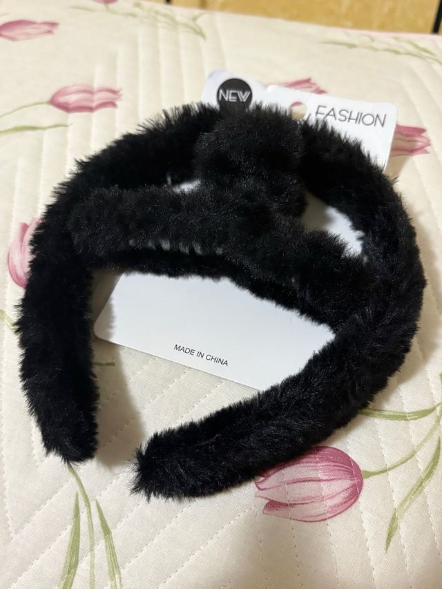 Cerchietto peloso nero