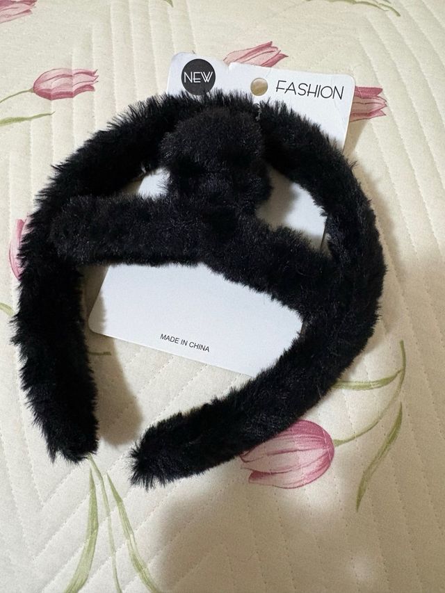 Cerchietto peloso nero