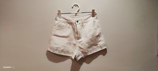 Pantalón corto blanco mujer con encaje