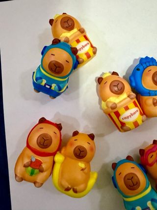 8 Pezzi Squishy Capybara Antistress Morbidi Natale