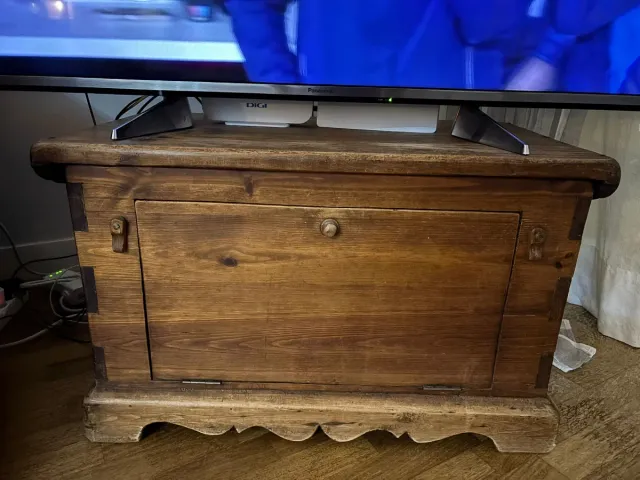 Bahúl de madera rústico