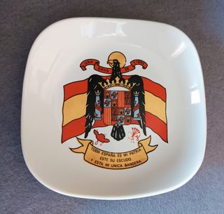 Cenicero cerámica Escudo Franquista