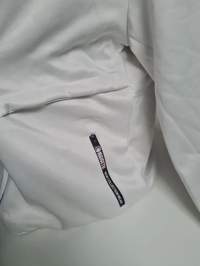 Sudadera larga con cremallera y capucha