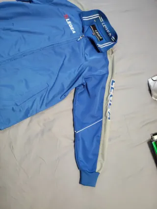 Chaqueta deportiva Legea azul y gris