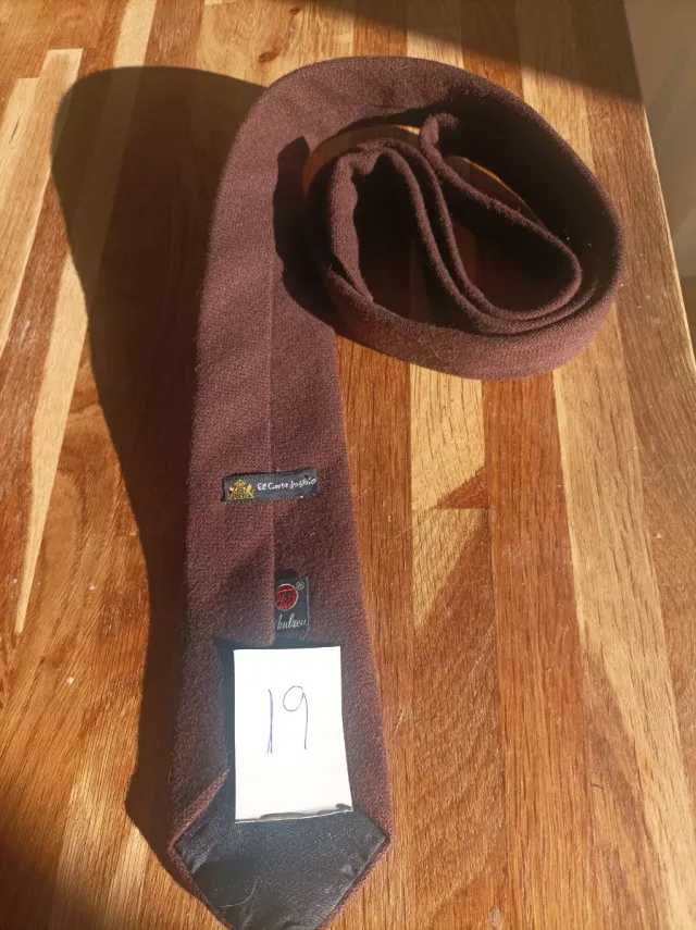 Corbata marrón
Seda