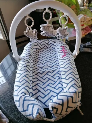 Riduttore lettino con arco giochi + 2 fodere