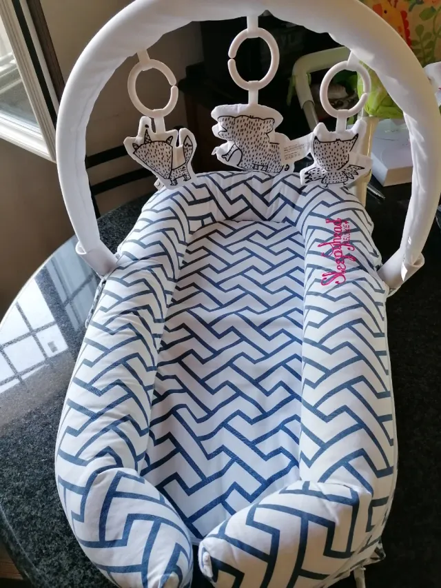 Riduttore lettino con arco giochi + 2 fodere