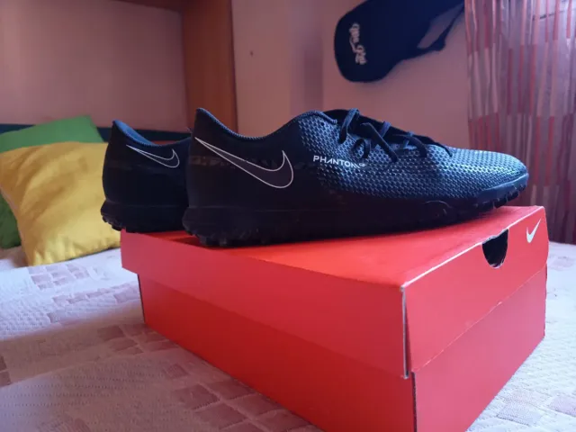 Botas de fútbol Nike Negras