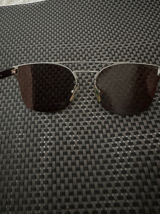 Gafas de sol Prada negras y marrones