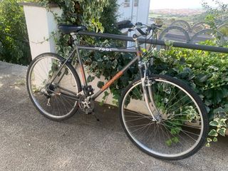 Bicicleta Trekking.ruedas 700 con cubiertas de 29’