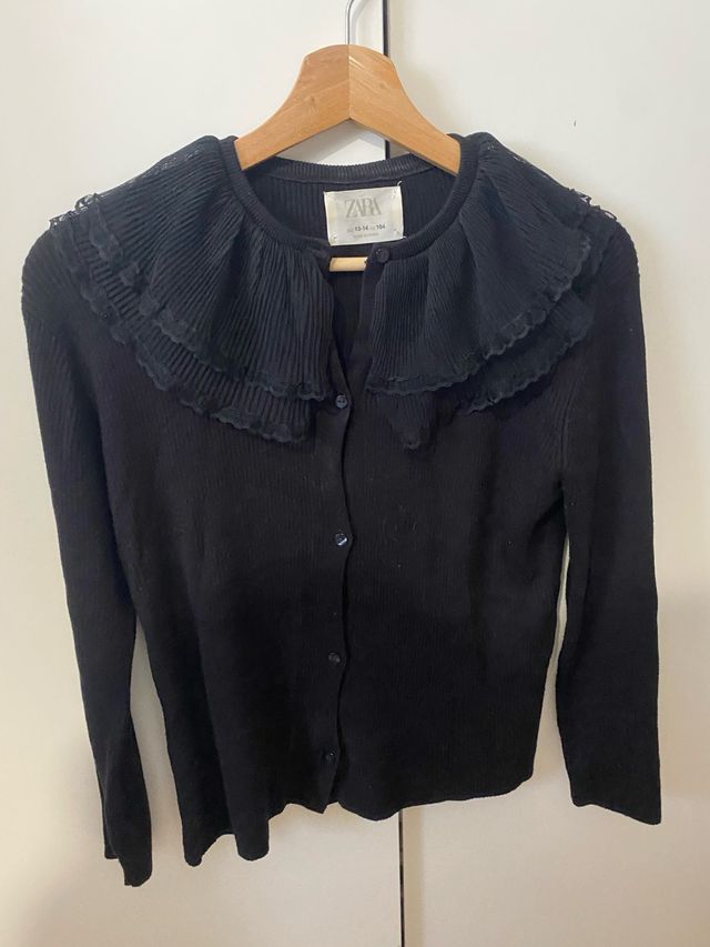 Jersey Zara cuello volante encaje negro