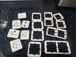 Marcos y enchufes Simon