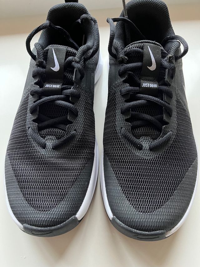 Zapatillas Nike Negras y Blancas