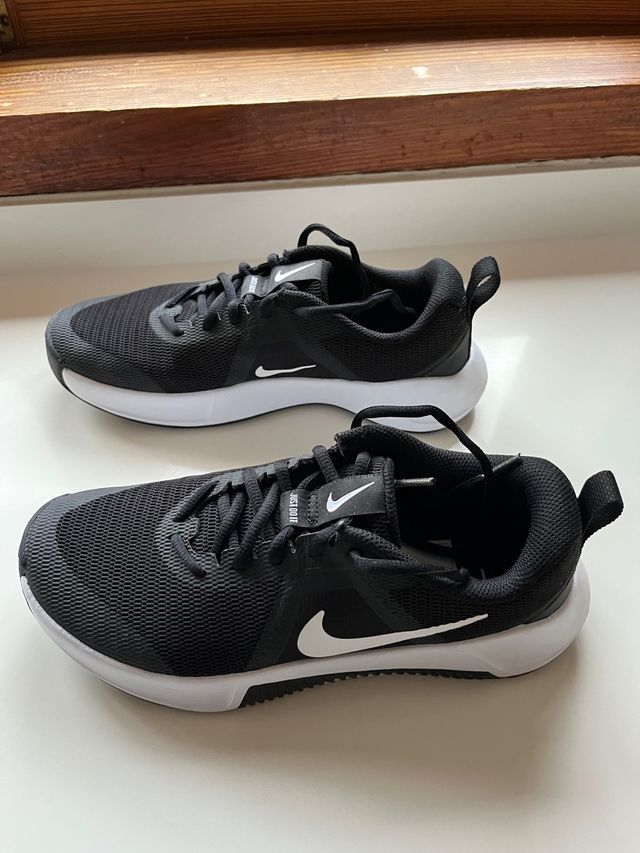 Zapatillas Nike Negras y Blancas