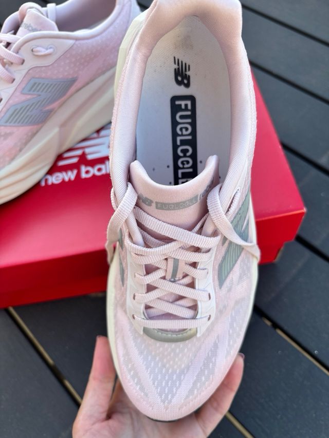 Zapatillas New Balance Fuelcell Rebel V5 Rosa