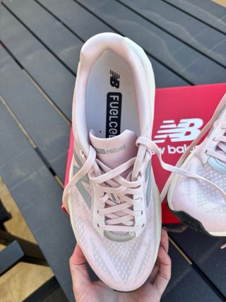 Zapatillas New Balance Fuelcell Rebel V5 Rosa