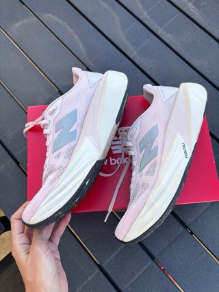 Zapatillas New Balance Fuelcell Rebel V5 Rosa