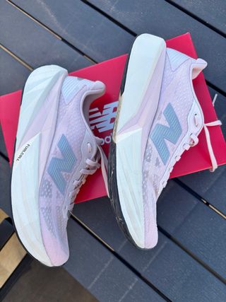 Zapatillas New Balance Fuelcell Rebel V5 Rosa