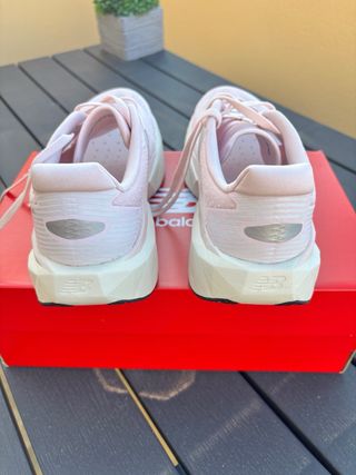 Zapatillas New Balance Fuelcell Rebel V5 Rosa