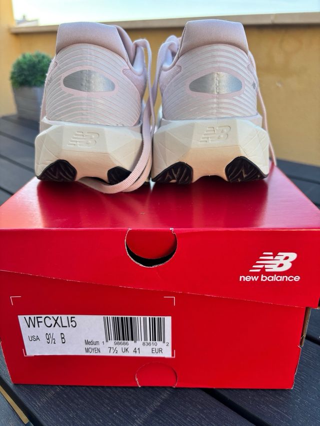 Zapatillas New Balance Fuelcell Rebel V5 Rosa