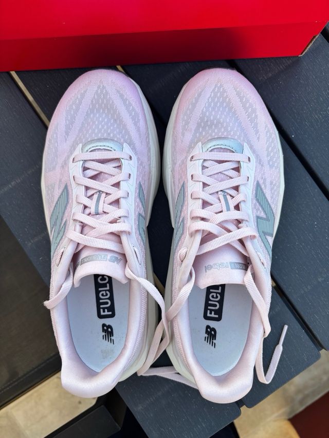 Zapatillas New Balance Fuelcell Rebel V5 Rosa