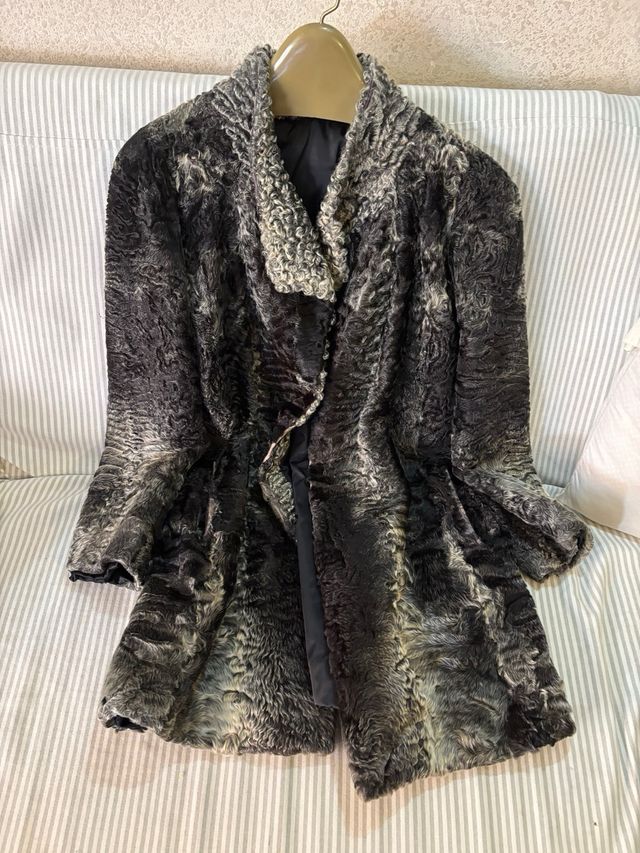 Abrigo de piel de astracán