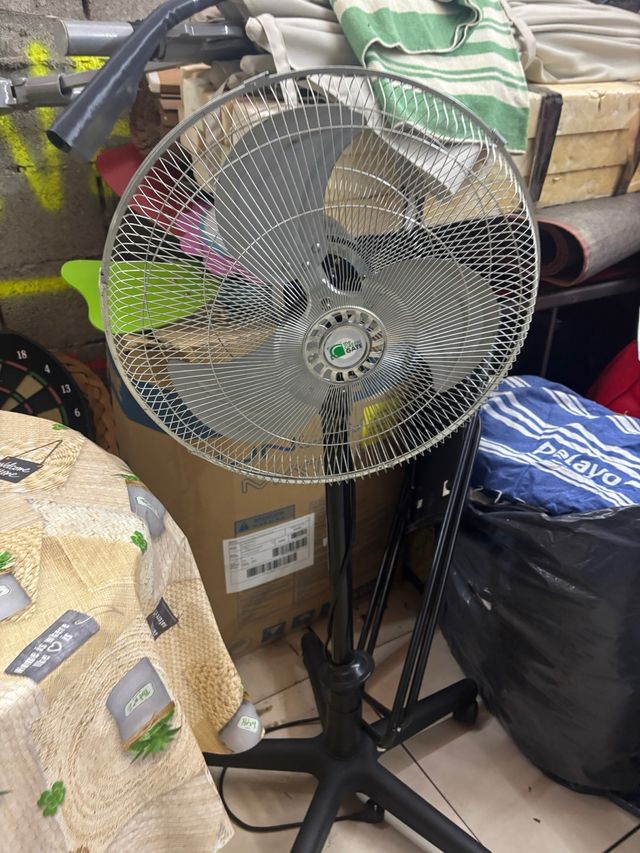 Ventilatore da terra GATE argento e nero