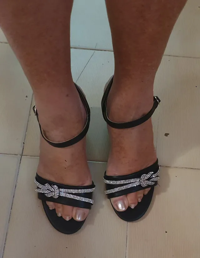 Sandali neri con strass