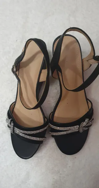 Sandali neri con strass