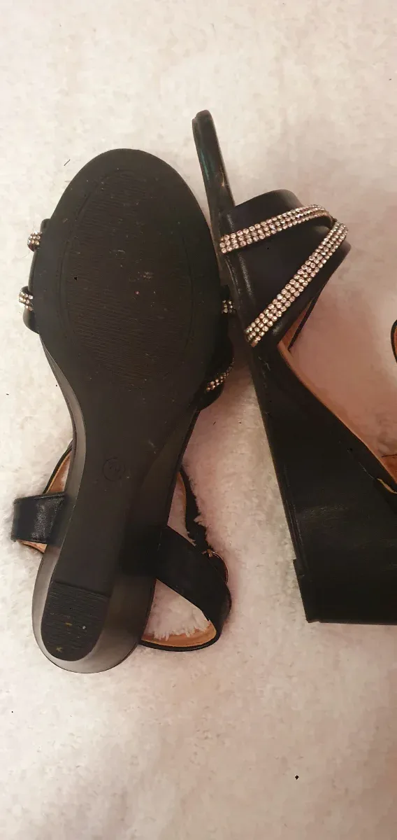 Sandali neri con strass