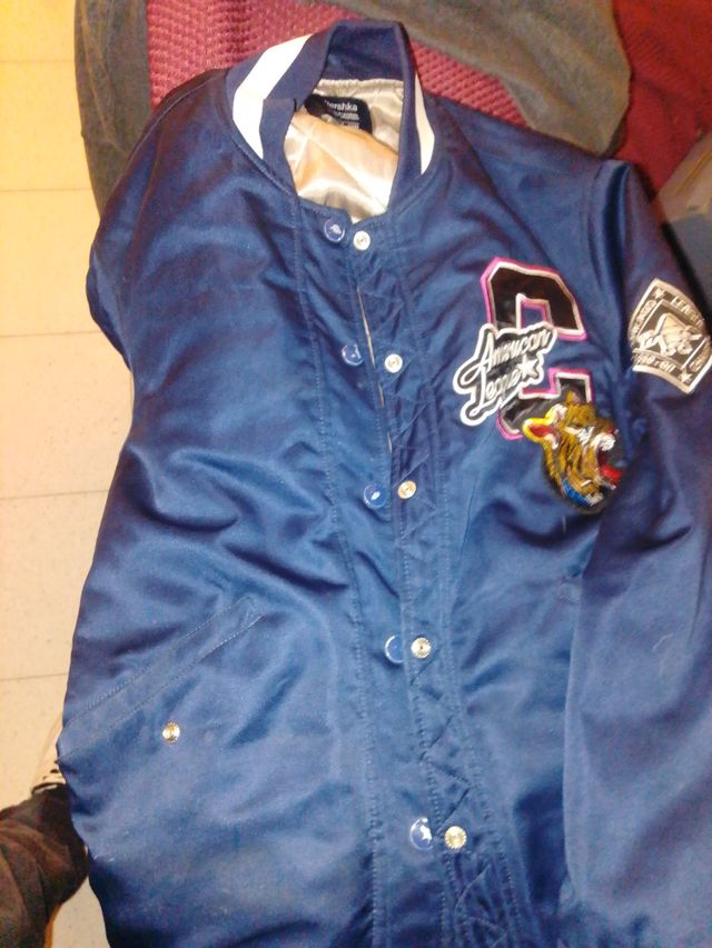Chaqueta Bershka Azul/Plateada Talla M