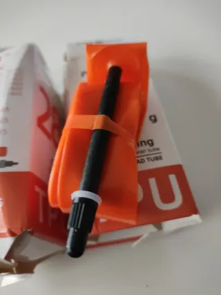 2 Cámaras TPU 700c FV-65