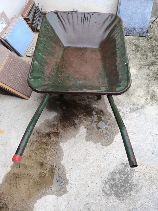 Carretón verde oxidado