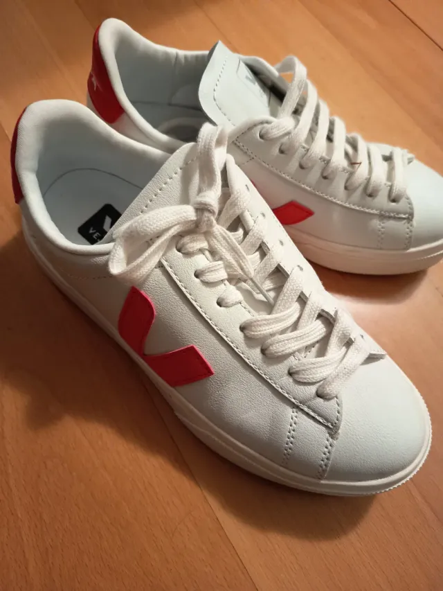 Veja zapatillas cuero Blanco y Rojo
