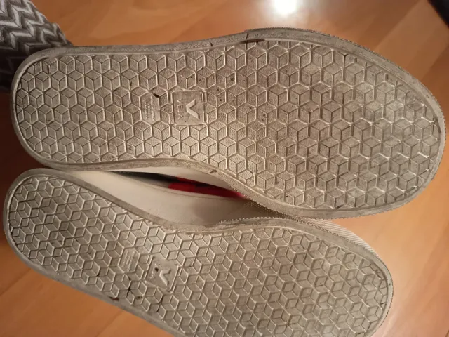 Veja zapatillas cuero Blanco y Rojo