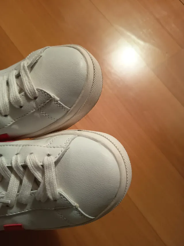 Veja zapatillas cuero Blanco y Rojo