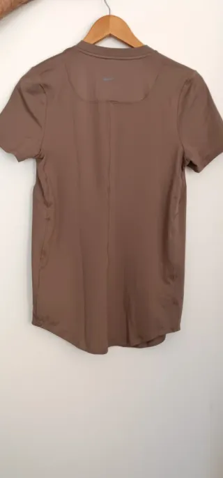 Camiseta Nike Mujer Talla S Marrón
