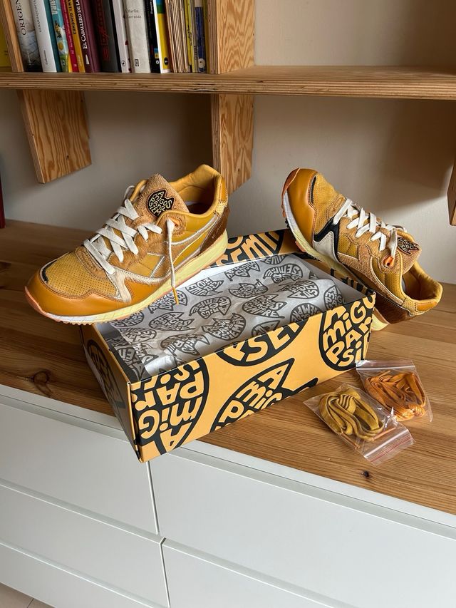 Diadora V7000 Amigos para siempre x 24 Kilates