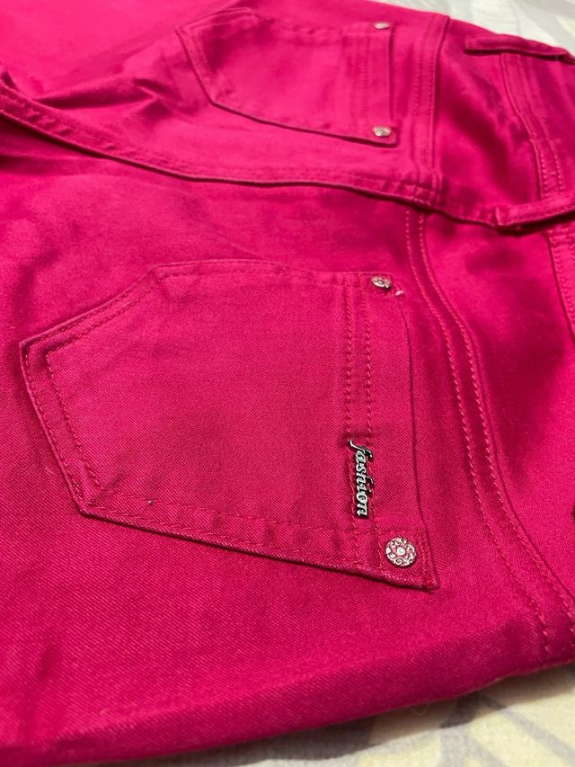 Pantalón vaquero elástico fuscia. Wear Jeans. V168